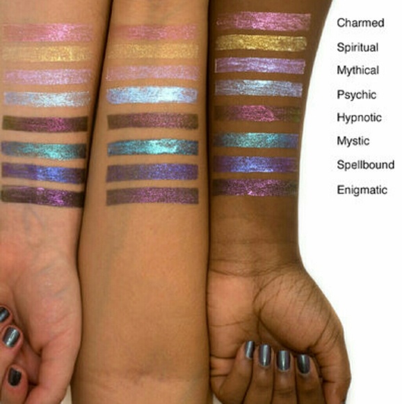 Stila Mythical Liquid Eyeshadow Purple duochrome - Picture 3 of 5